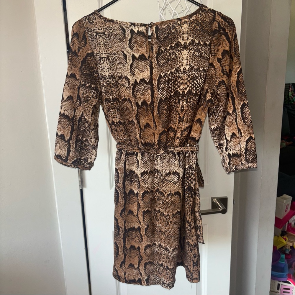 H&M Dress Women’s Snakeskin Print Belted 3/4 Sleeve Size 6 - Picture 4 of 13